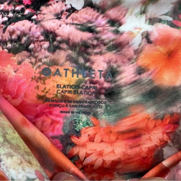 Athleta Elation Printed Capri Leggings Renewed Bloom Spring Size S - Picture 4 of 6